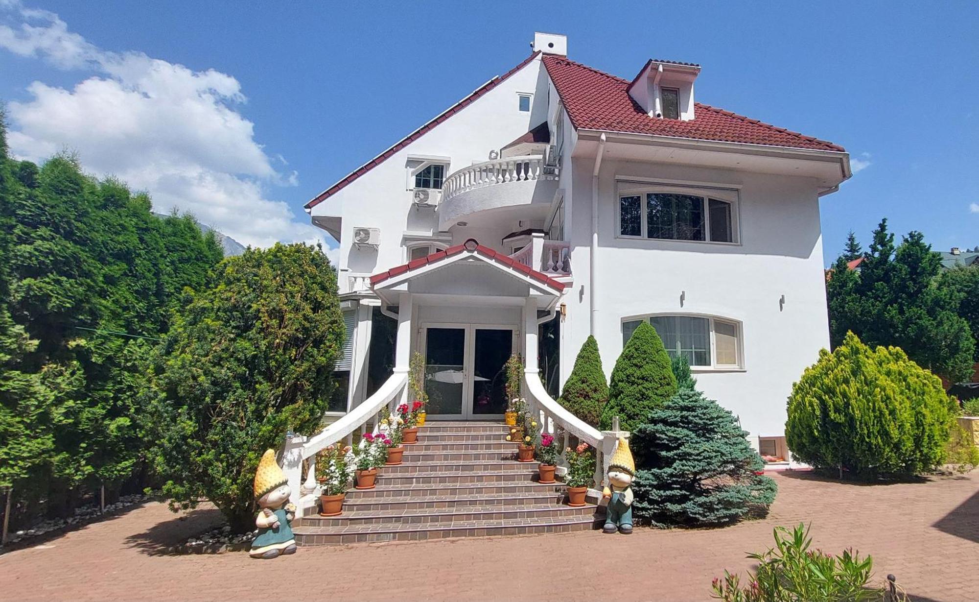 Boutique Hotel Forest Retreat (Adults Only) בוסטאני מראה חיצוני תמונה